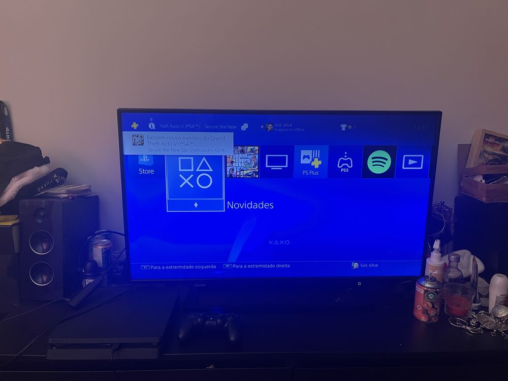 Playstation 4 slim 500gb  + gta v estimada