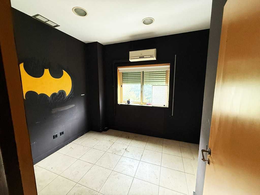 Estabelecimento Comercial com 126m2 - Centro S. Pedro da Cova