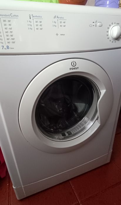 Máquina de secar roupa Indesit