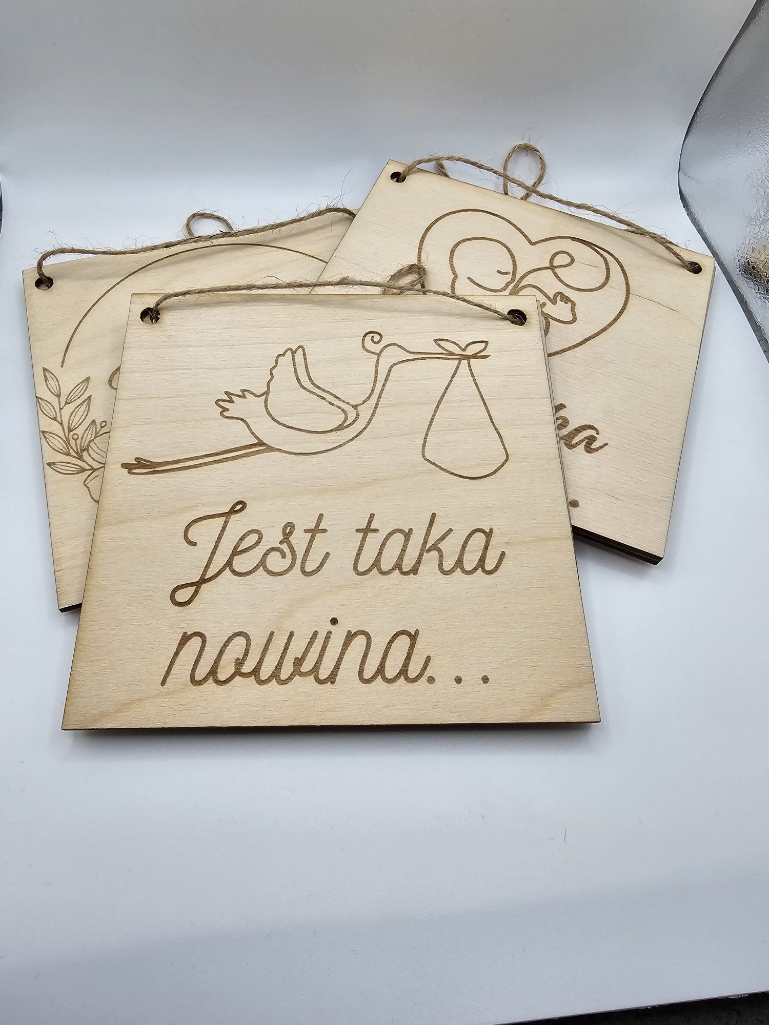 Drewniana personalizowana tabliczka do ogłoszenia ciąży