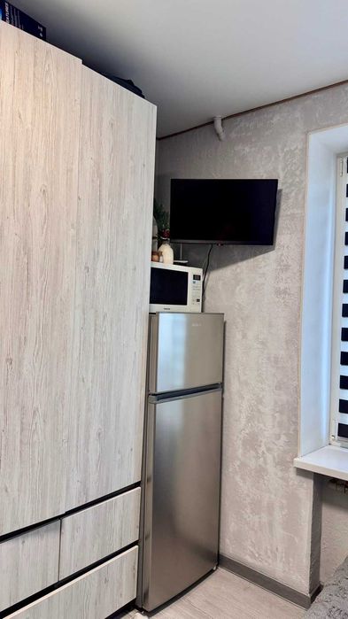 Продається 1-к.кв з якісним ремонтом поруч зі ст.м Берестейська