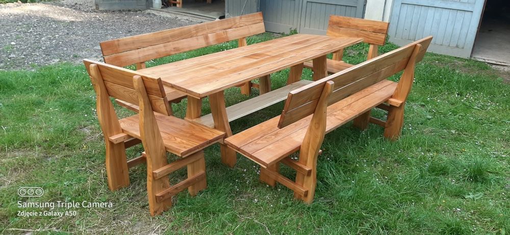 Meble ogrodowe z dzikiej czereśni – naturalne piękno i trwałość!