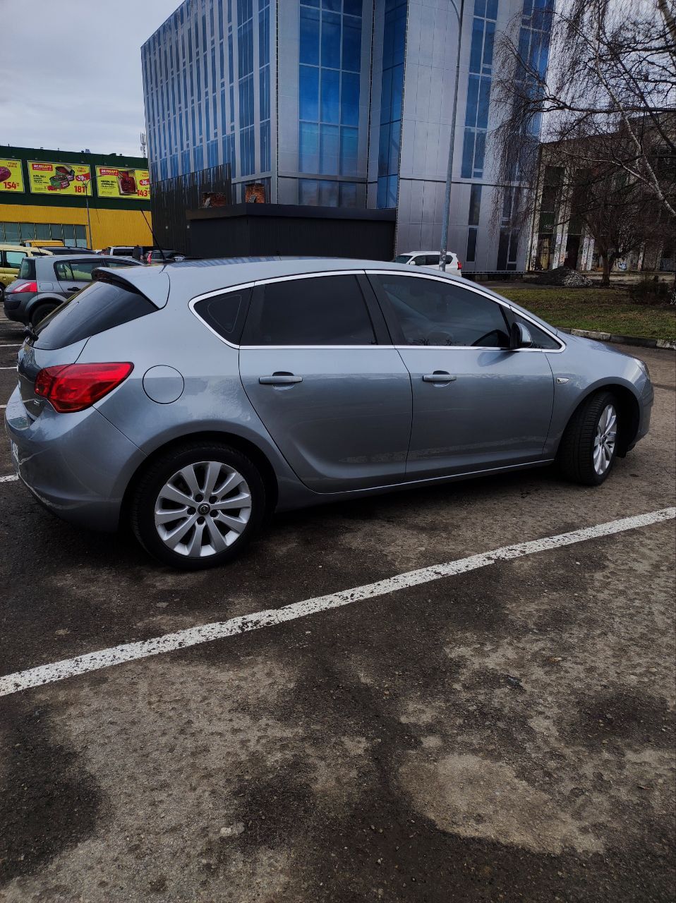 Продається Opel Astra j 1.7  2009 рок.вип 217 тис км.проб