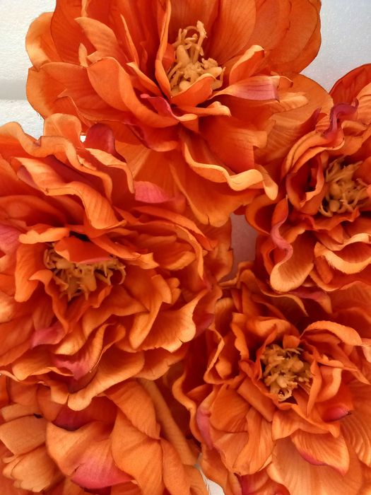 Flores artificiais laranja em tecido Area. Nunca usadas (5)