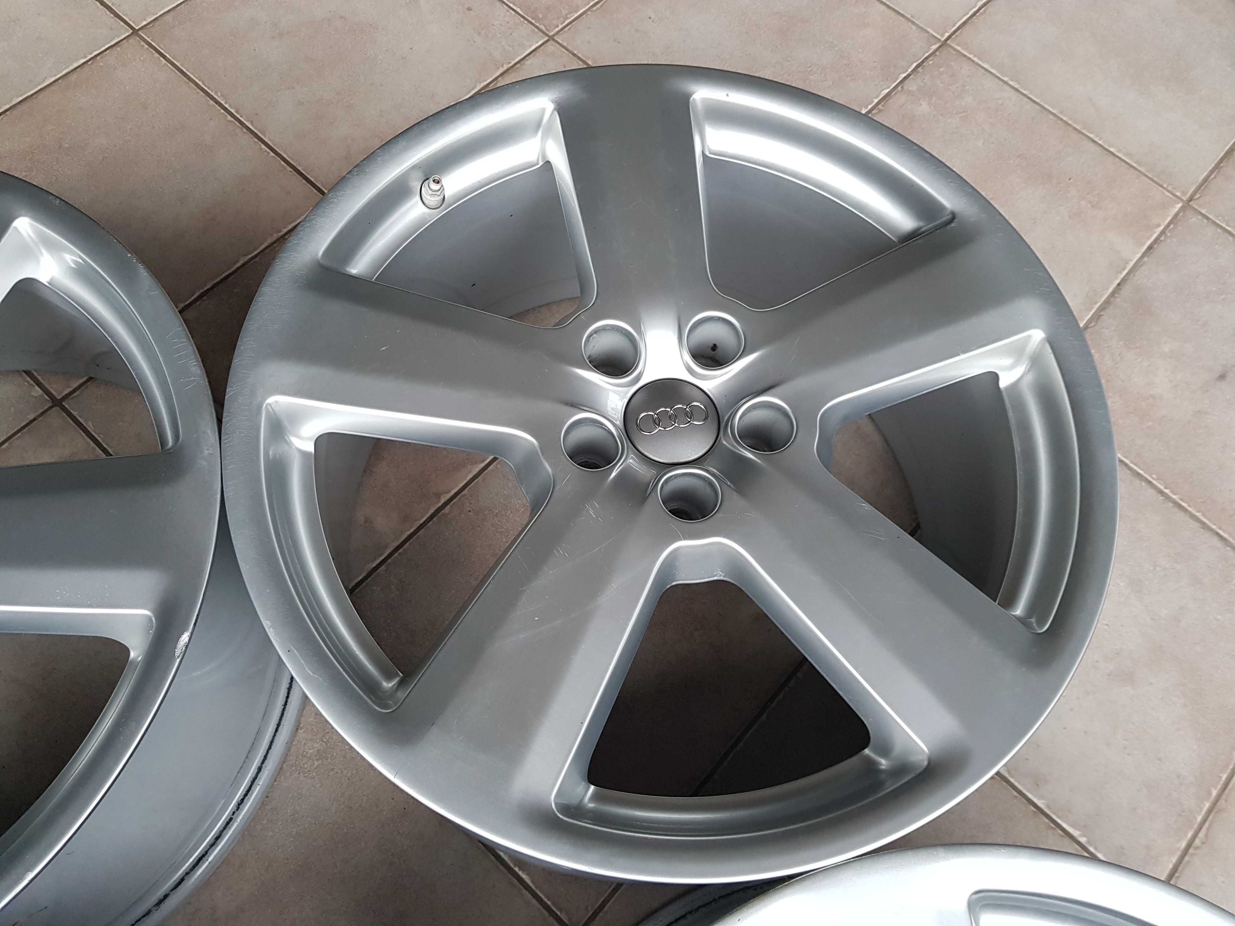 Felgi aluminiowe Audi A8 S8 D3 9x19 et44 5x112 A4 A6 łopaty wzór RS6