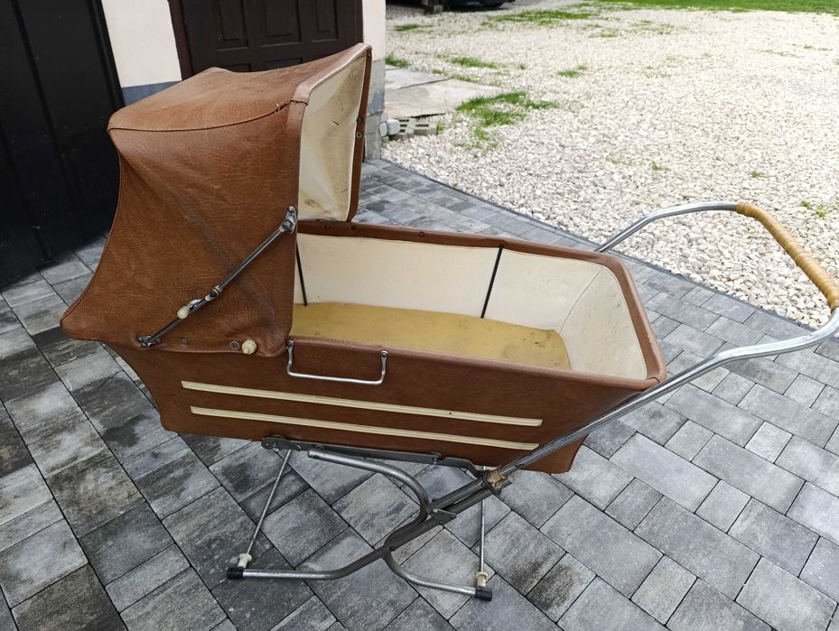 Klasyczny wózek dla dzieci z lat 80-90r