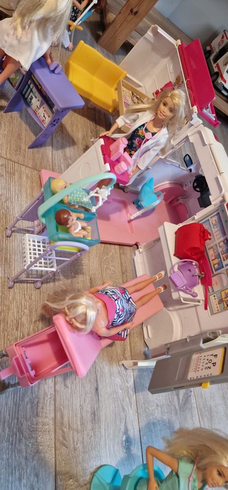 Solidny domek dla Barbie KidKraft stan bardzo dobry