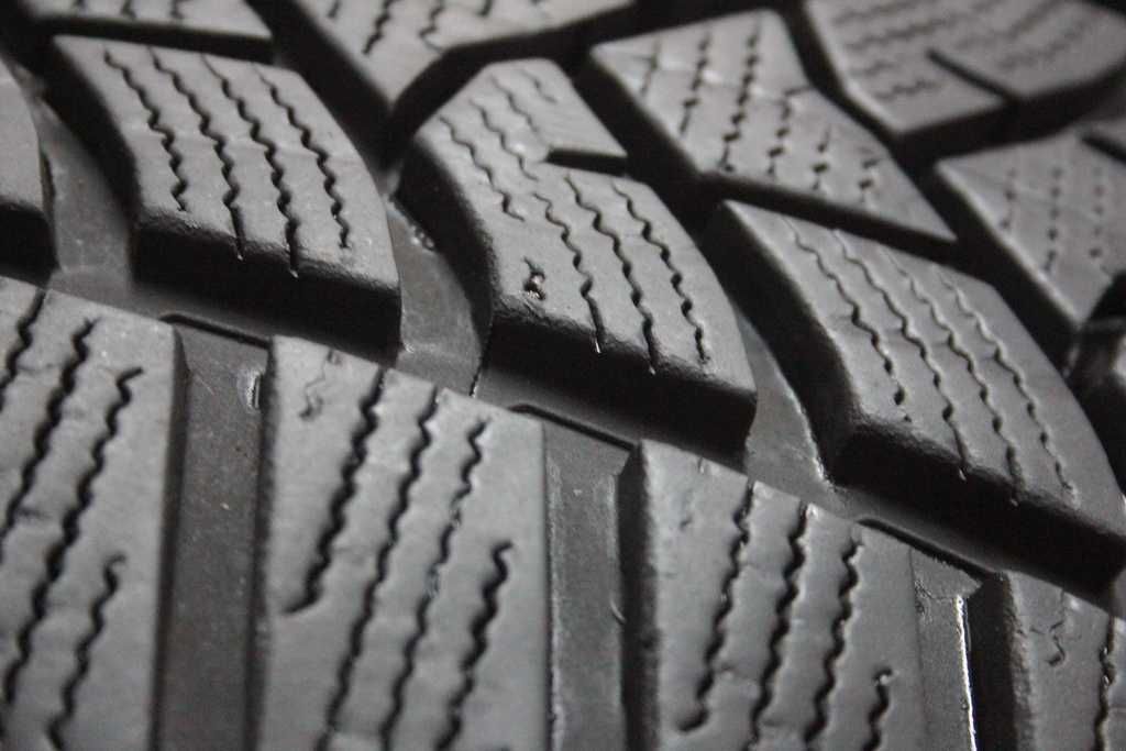 215/65/16 Dunlop Winter Sport 5  215/65 R16 98H
