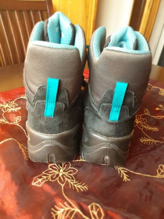 Buty zimowe dziecięce ze skóry z goretexem ECCO rozmiar 36