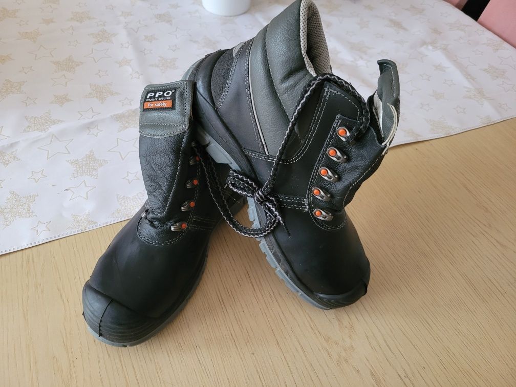 Nowe buty robocze PPO Strzelce Opolskie r. 42 model 757
