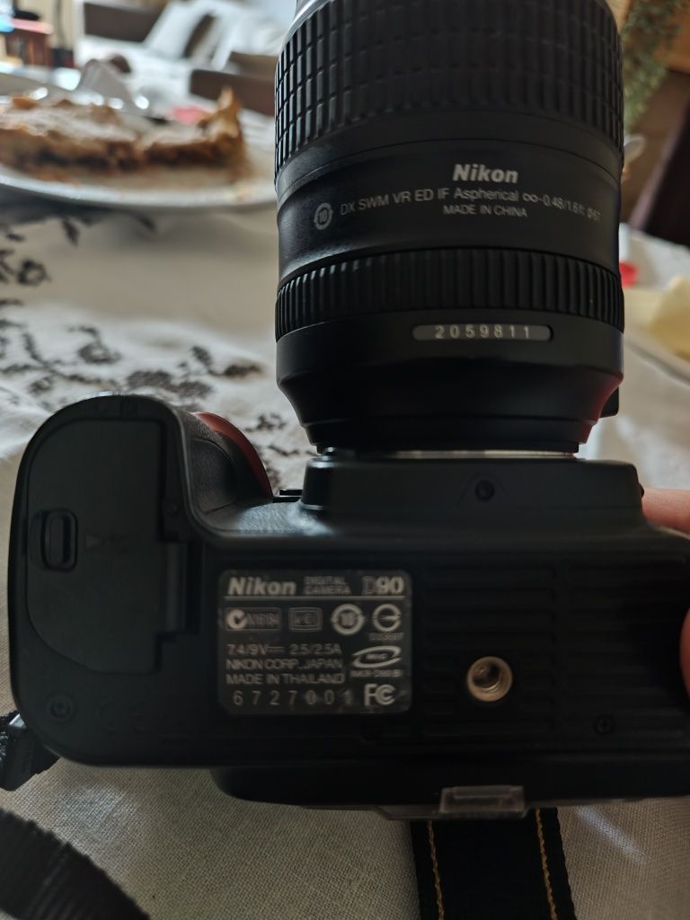 Nikon D90 + obiektywy + akcesoria