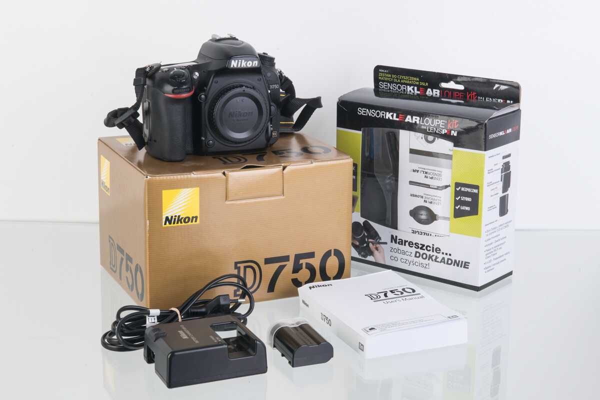 Nikon D750 z akcesoriami