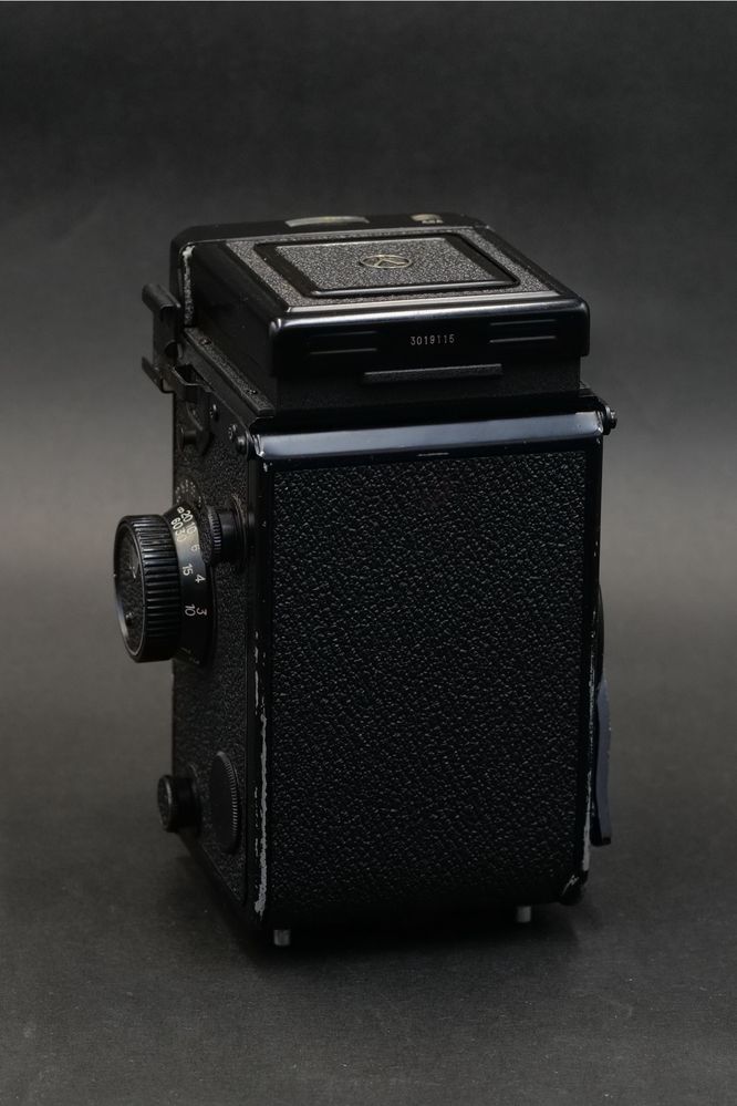 Yashica Mat 124G середній формат