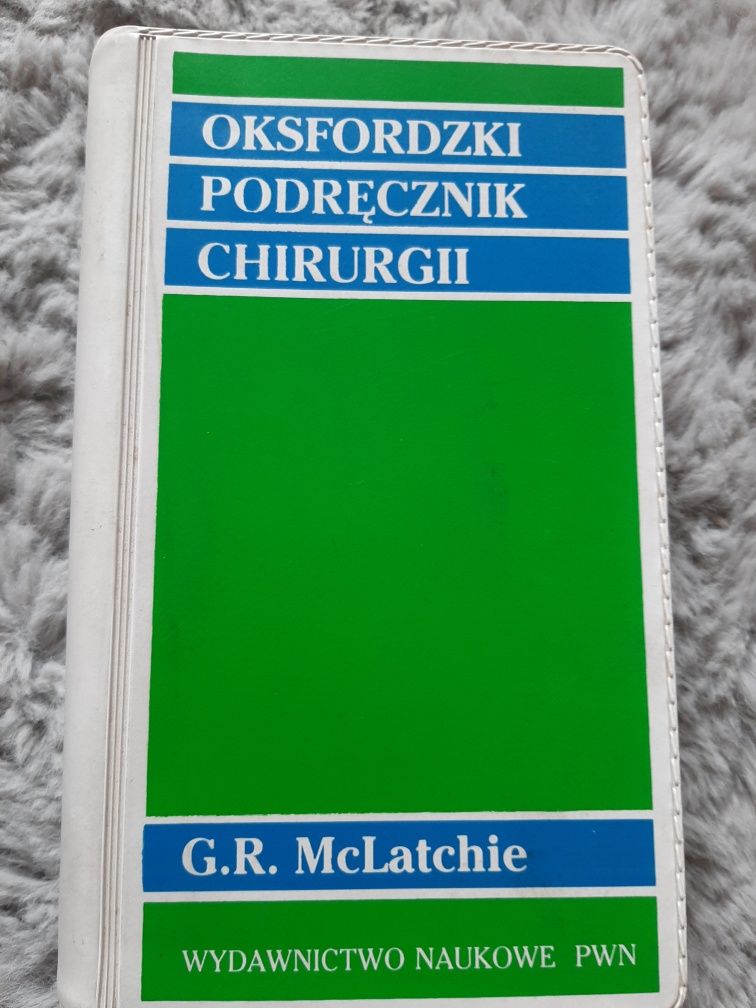 Dla medyków. Język łaciński, oksfordzki słownik i przypadki medyczne.