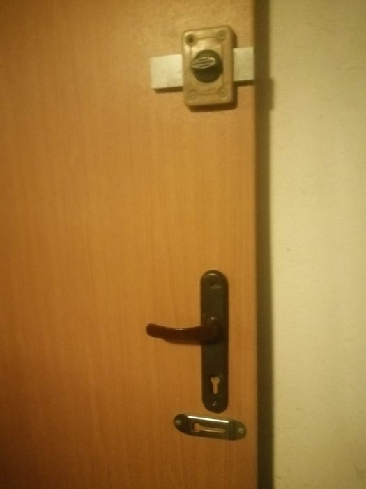 Dzwi wejściowe z zamkiem klamka i wizjerem.Okazja!