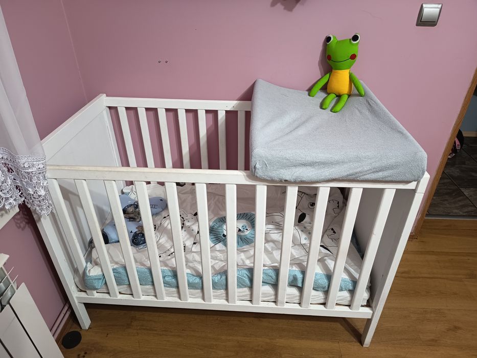 Łóżeczko, materac plus przewijak