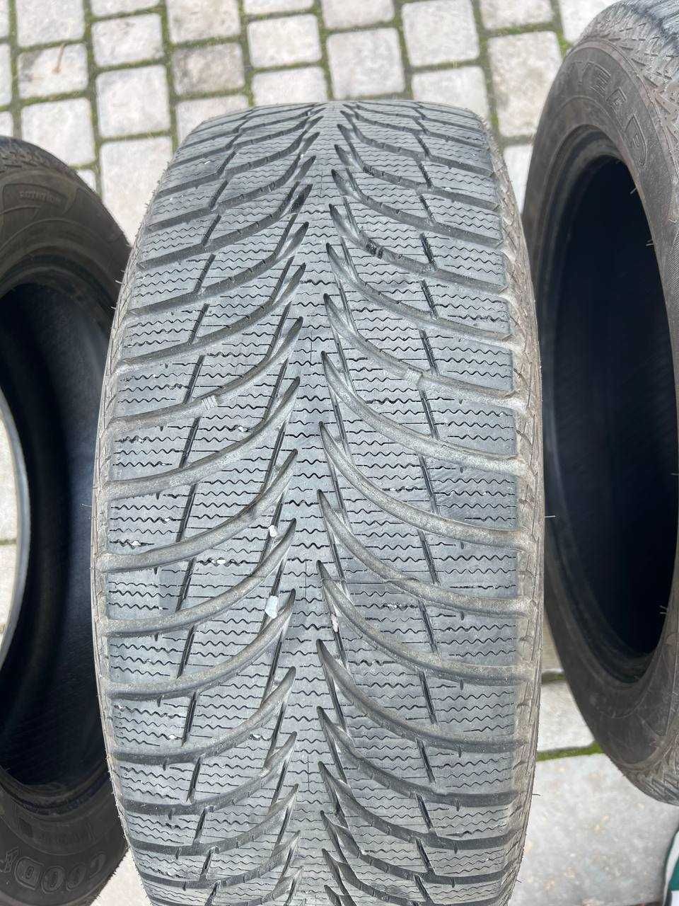 Зимова резина GoodYear Ultra Grip Ice Plus 215/55 R17 бу