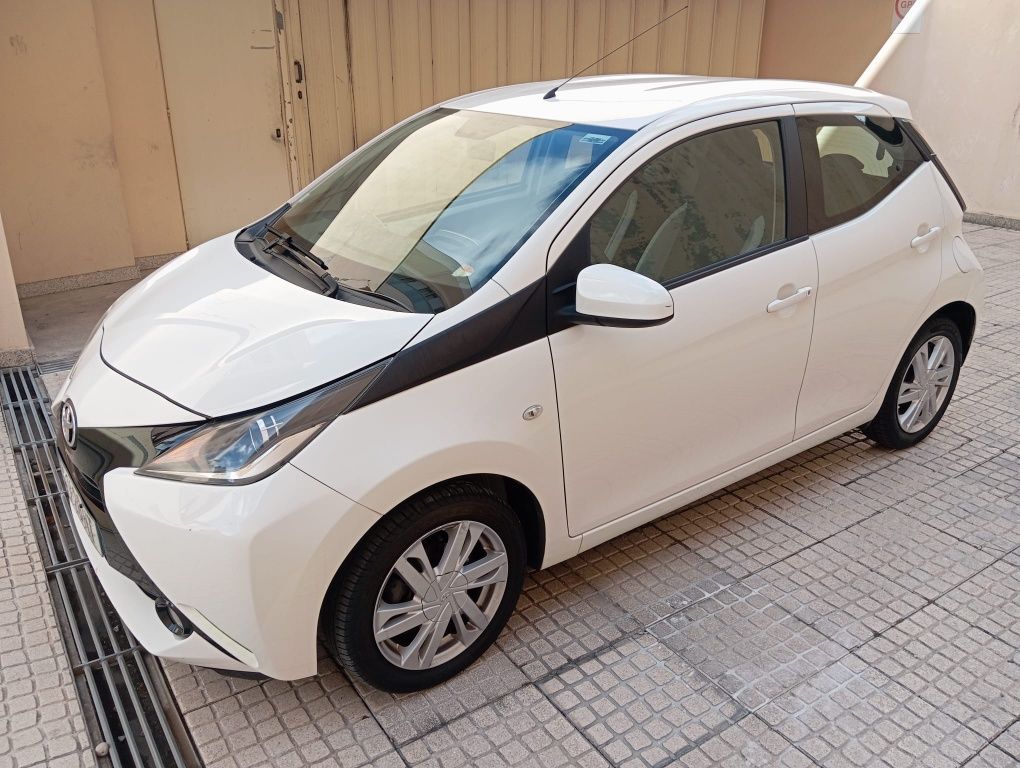 Toyota Aygo 1.0 caixa automática 85000kms 2015