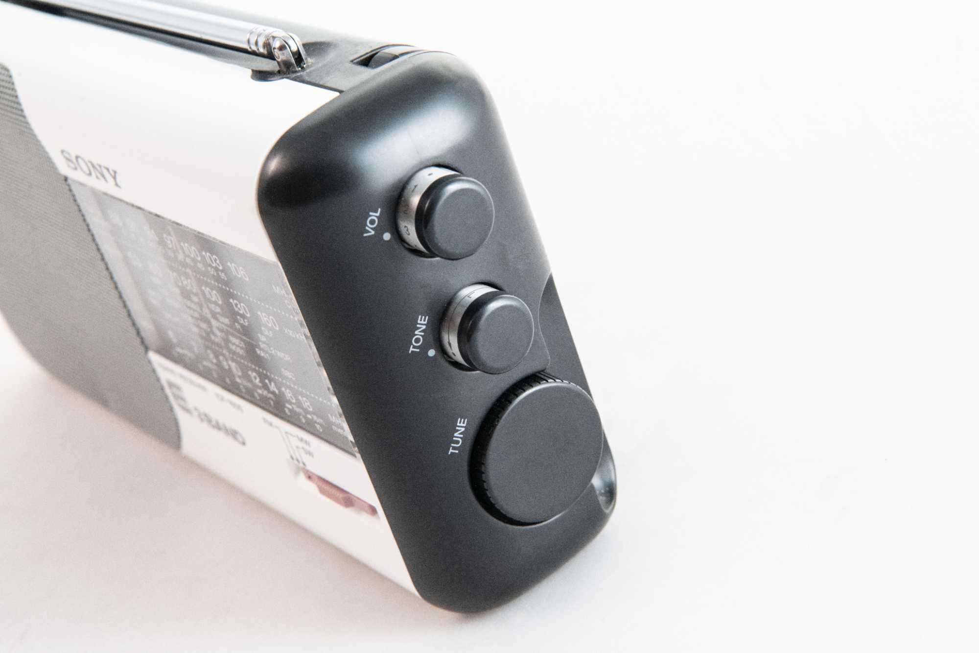 Przenośne radio 3-pasmowe SONY ICF-760S białe