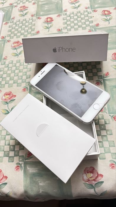 Vendo Iphone 6 totalmente funcional con caixa e manual de instruções