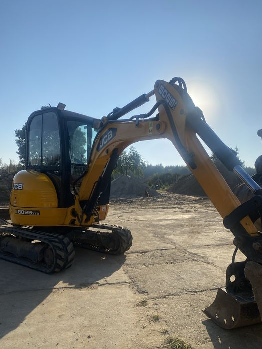 Minikoparka JCB 2013