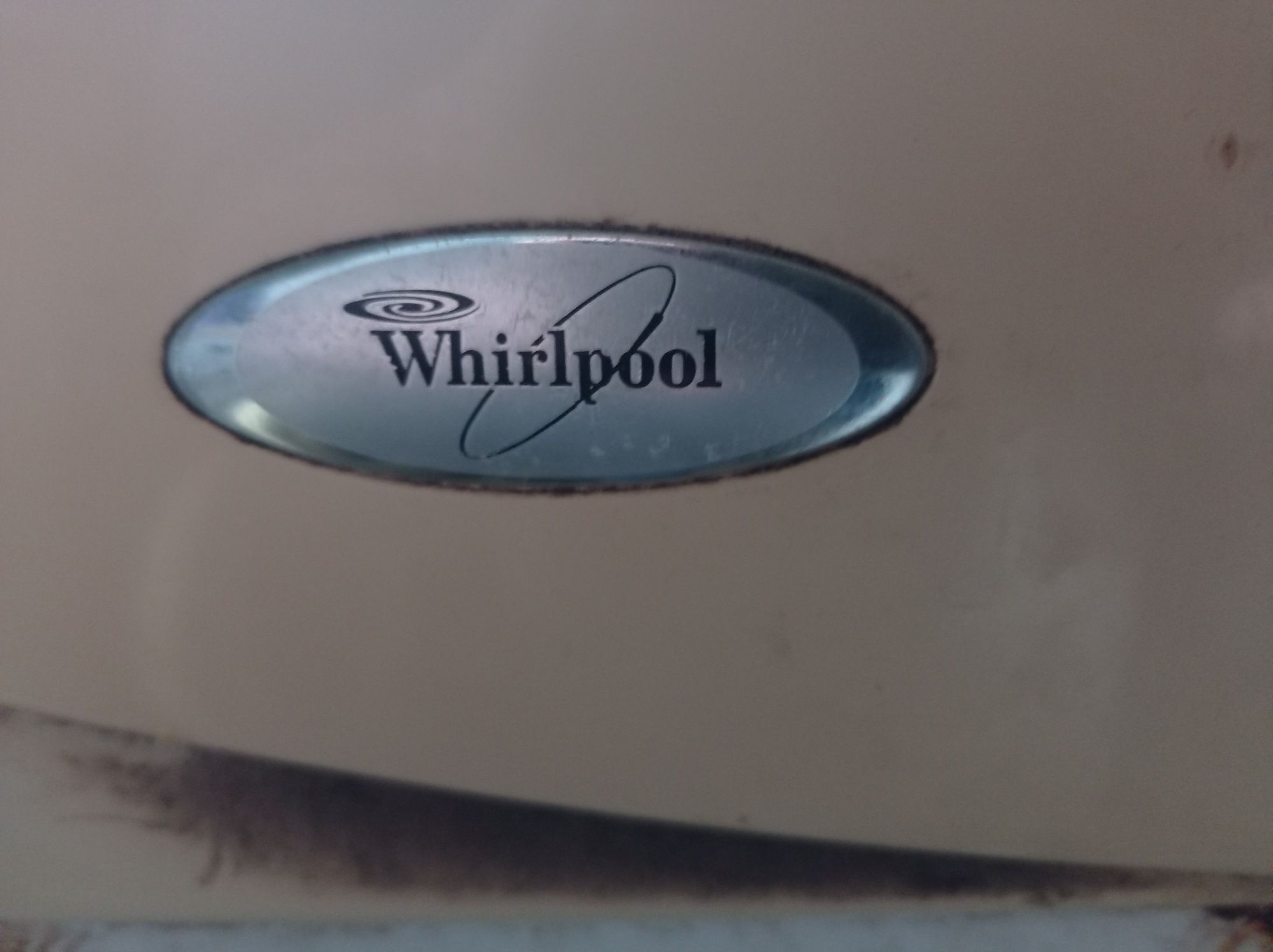 Whirlpool машинка