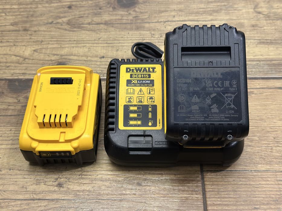 Zestaw DeWalt | bateria 18V 2x 5Ah - 2023r. | ładowarka DCB115