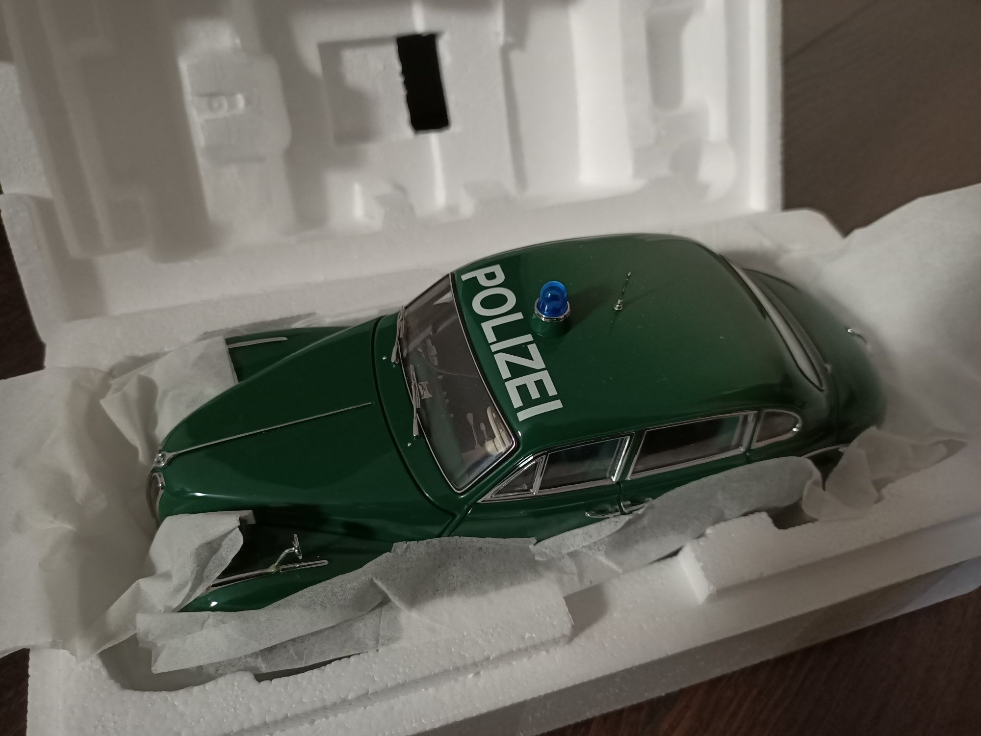 Model 1/18 AutoArt BMW 501 polizei , 1:18