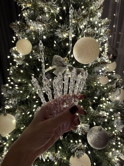 Підвіски-бурульки для ялинки — акрилові прикраси, новорічні