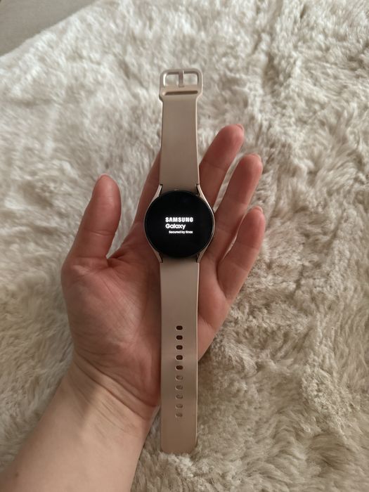 Smartwatch Samsung Galaxy Watch 4, rozmiar 40 mm.