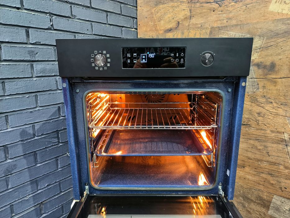 Духова шафа/духовой шкаф Samsung BQ1S4T133, в відмінному стані