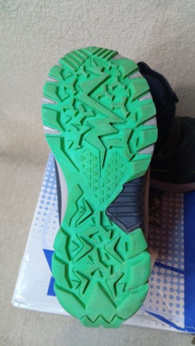 Продам дитячі зимові ботінки Lico