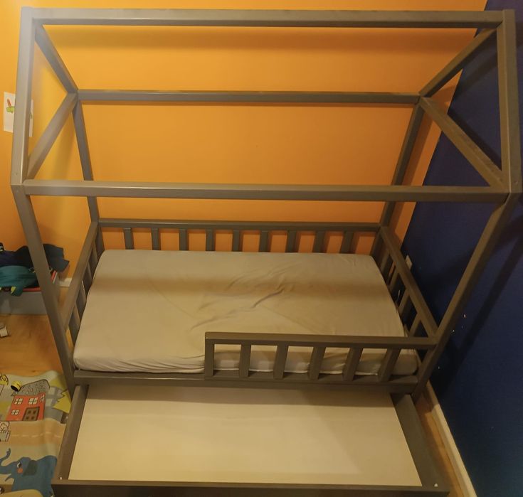 Łóżko drewniane, domek dla dziecka 160x80