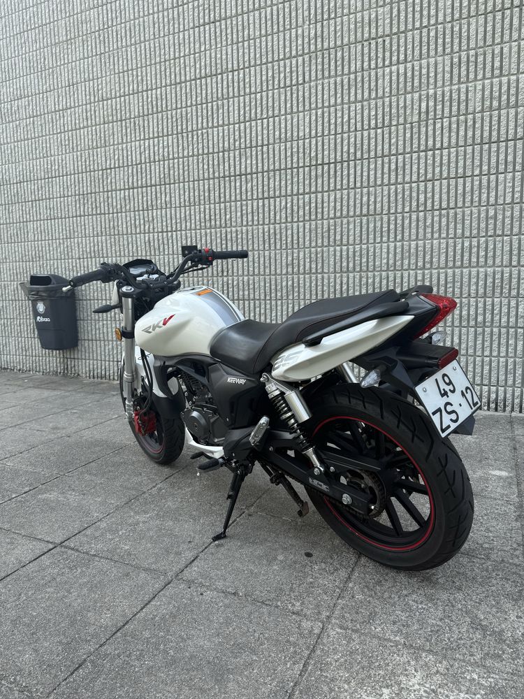 Keeway RKV125 nova