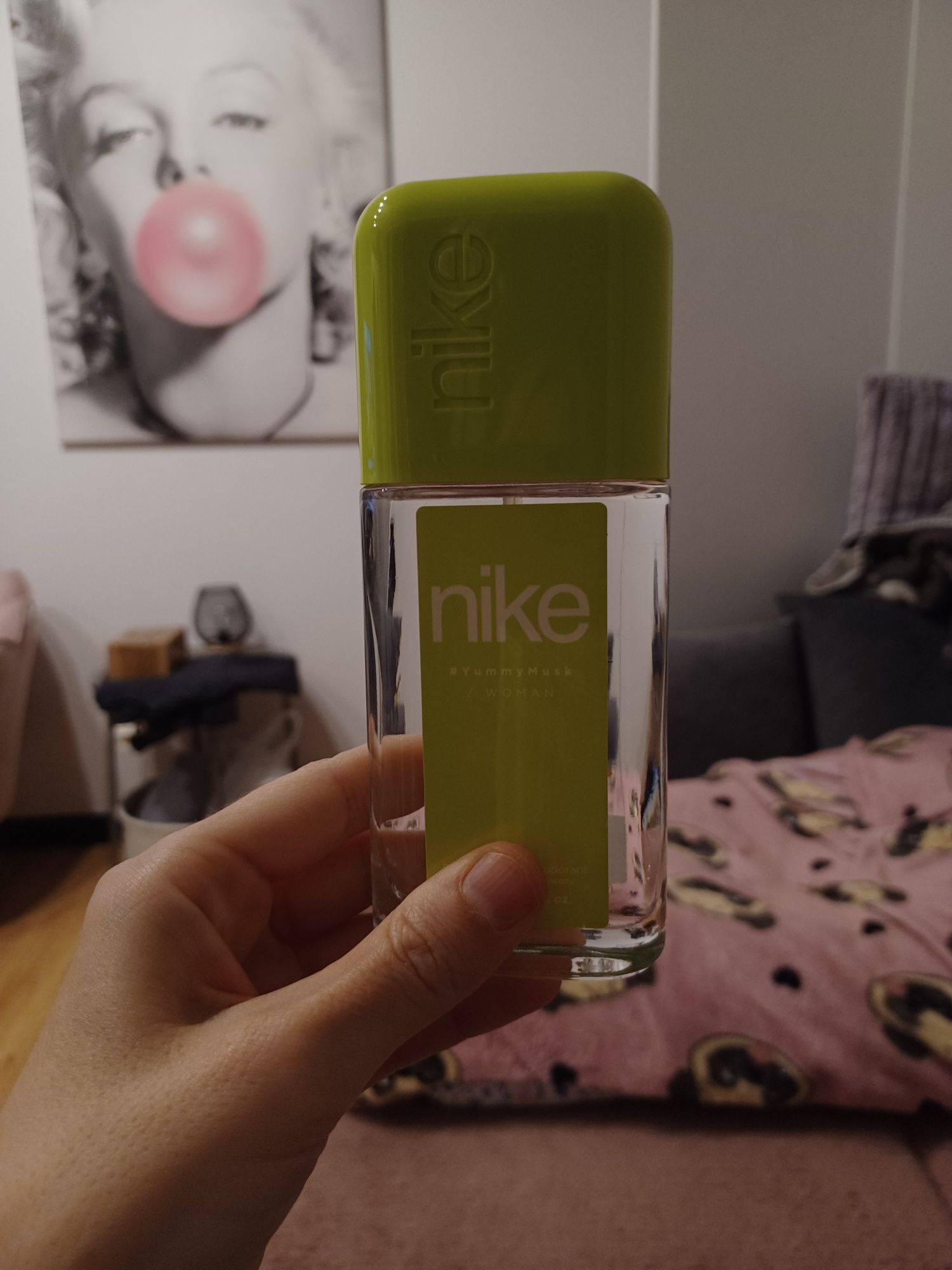 Nike Yummy Musk.