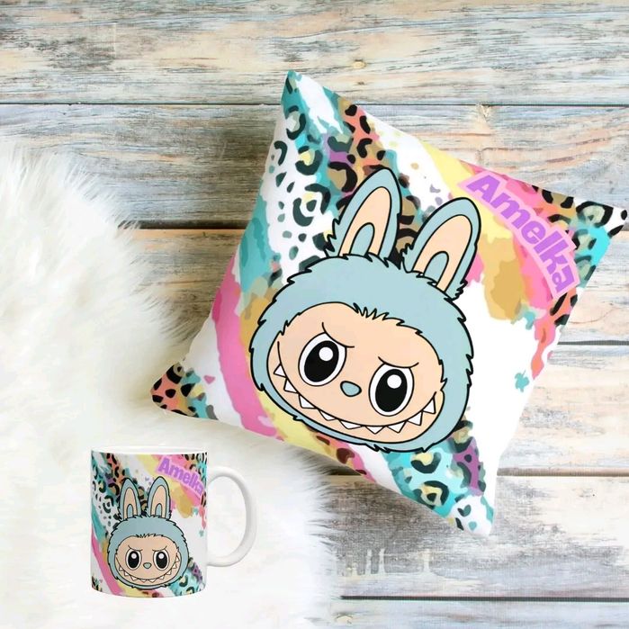 Labubu zestaw prezentowy poduszka i kubek z własnym imieniem