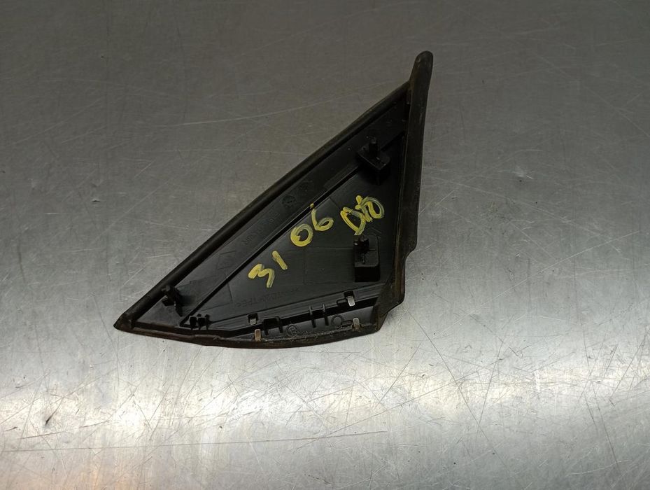 Friso pára-choques frente direito RENAULT Megane IV Grandtour (K9A/M_)