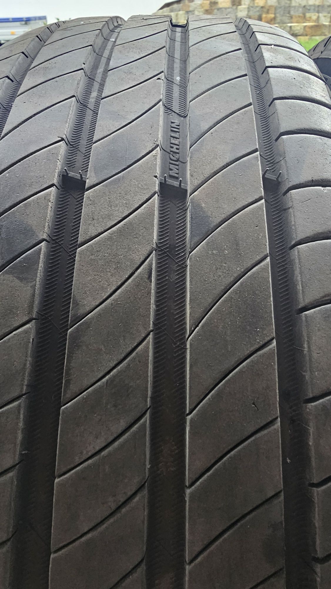 Opony letnie Michelin primacy 4 jak nowe.