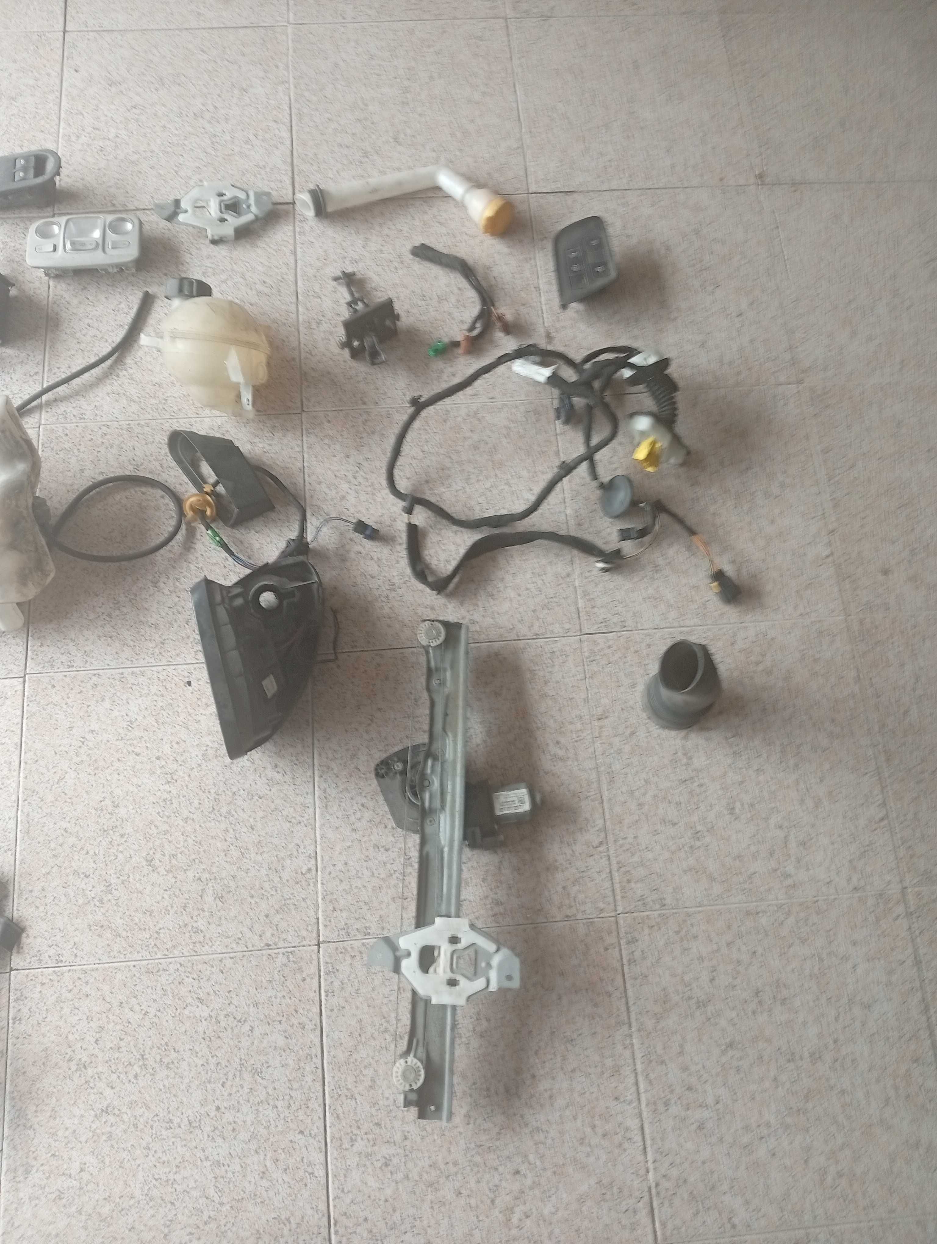 Material citroen C4 ano 2015