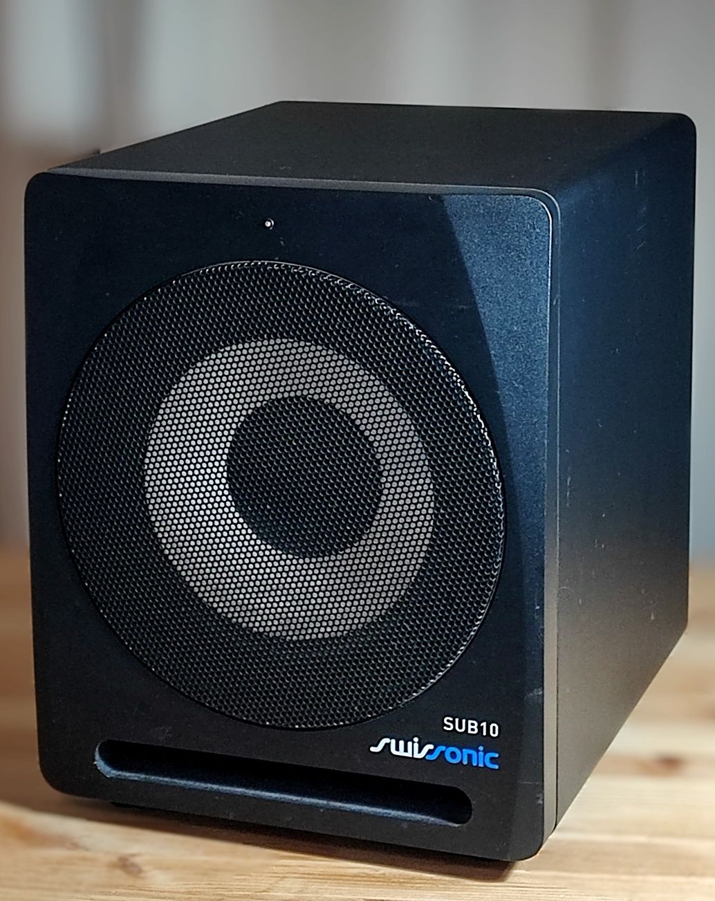 Sistema 2.1 colunas monitores Swisssonic ASM5 + SUB10