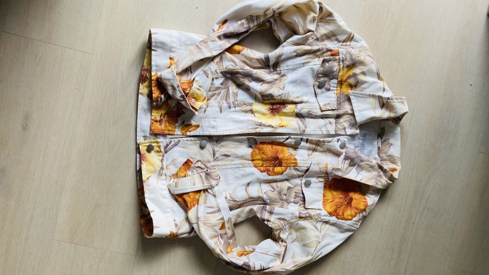 Kurtka w kwiaty ! Modny wzór