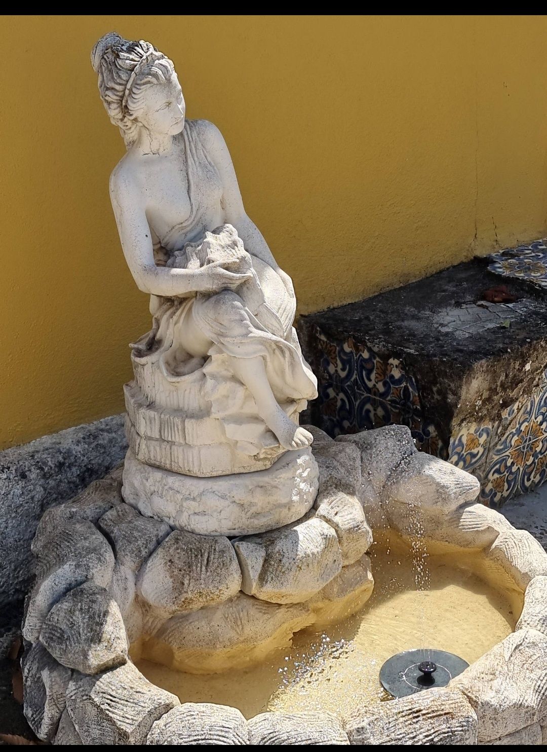 Fonte em pedra lago