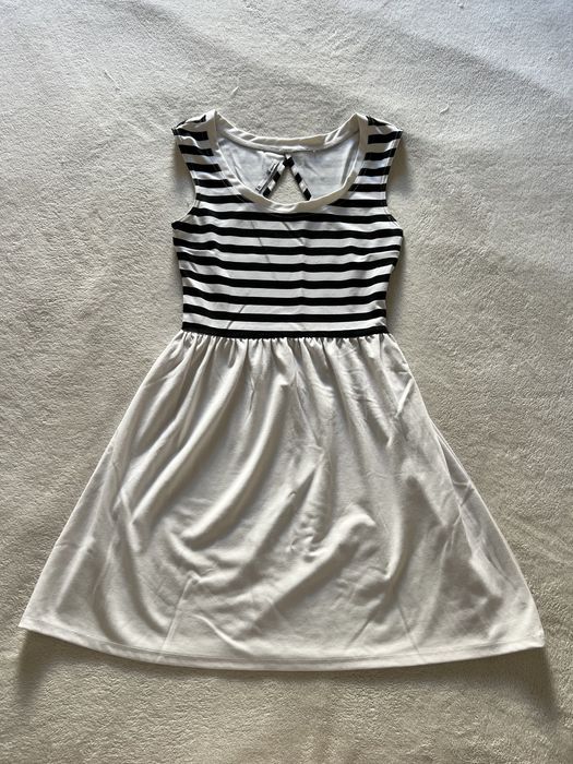 Vestido branco e preto Bershka