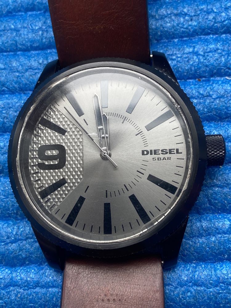 Продам часы DIESEL 5bar DZ1764