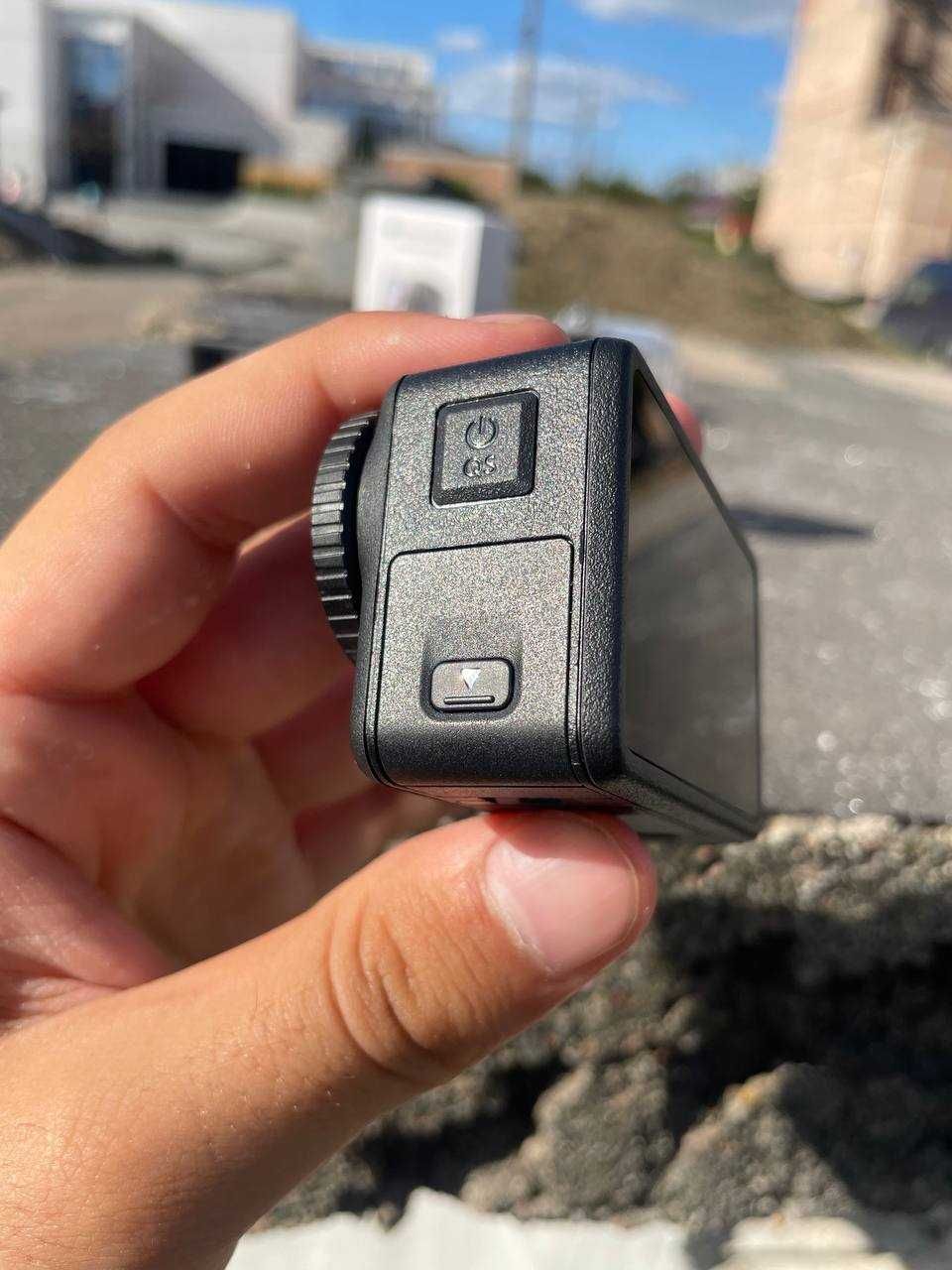 Екшн камера DJI Osmo Mobile 4 в ідеальному стані, з комплектом