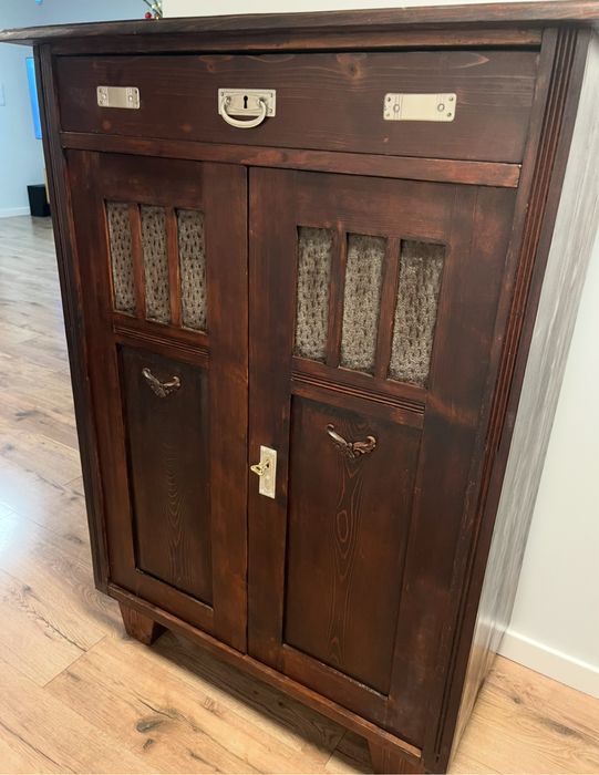 Renowacja mebli / Renowacja elementow drewniaych , stopni