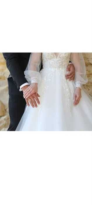 Suknia ślubna - księżniczka z trenem