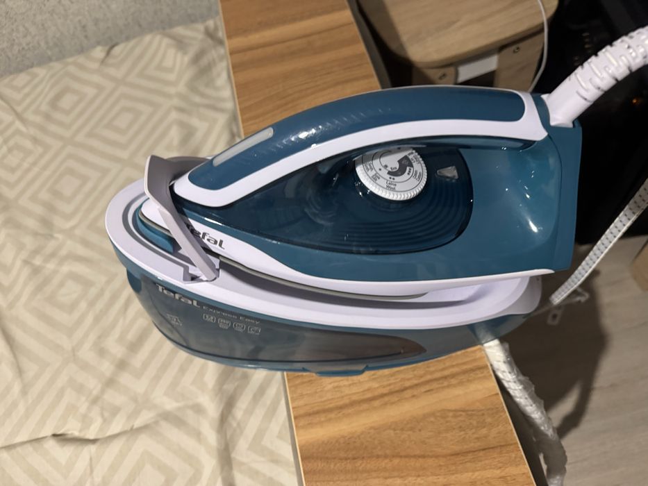 Праска із парогенератором Tefal
