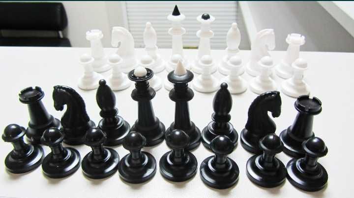 шахові фігури класичні