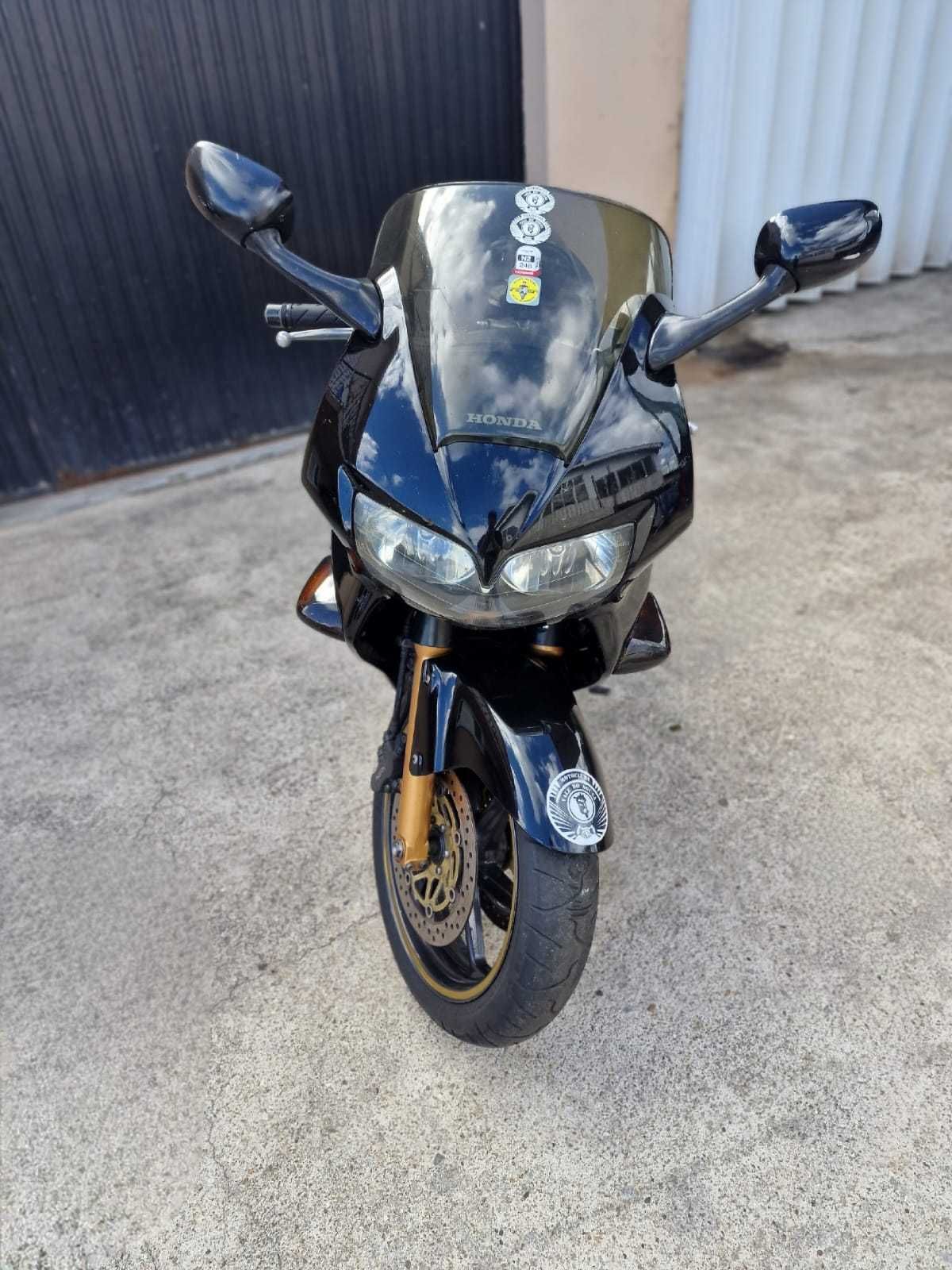 Moto Honda VFR 800 Muito estimada